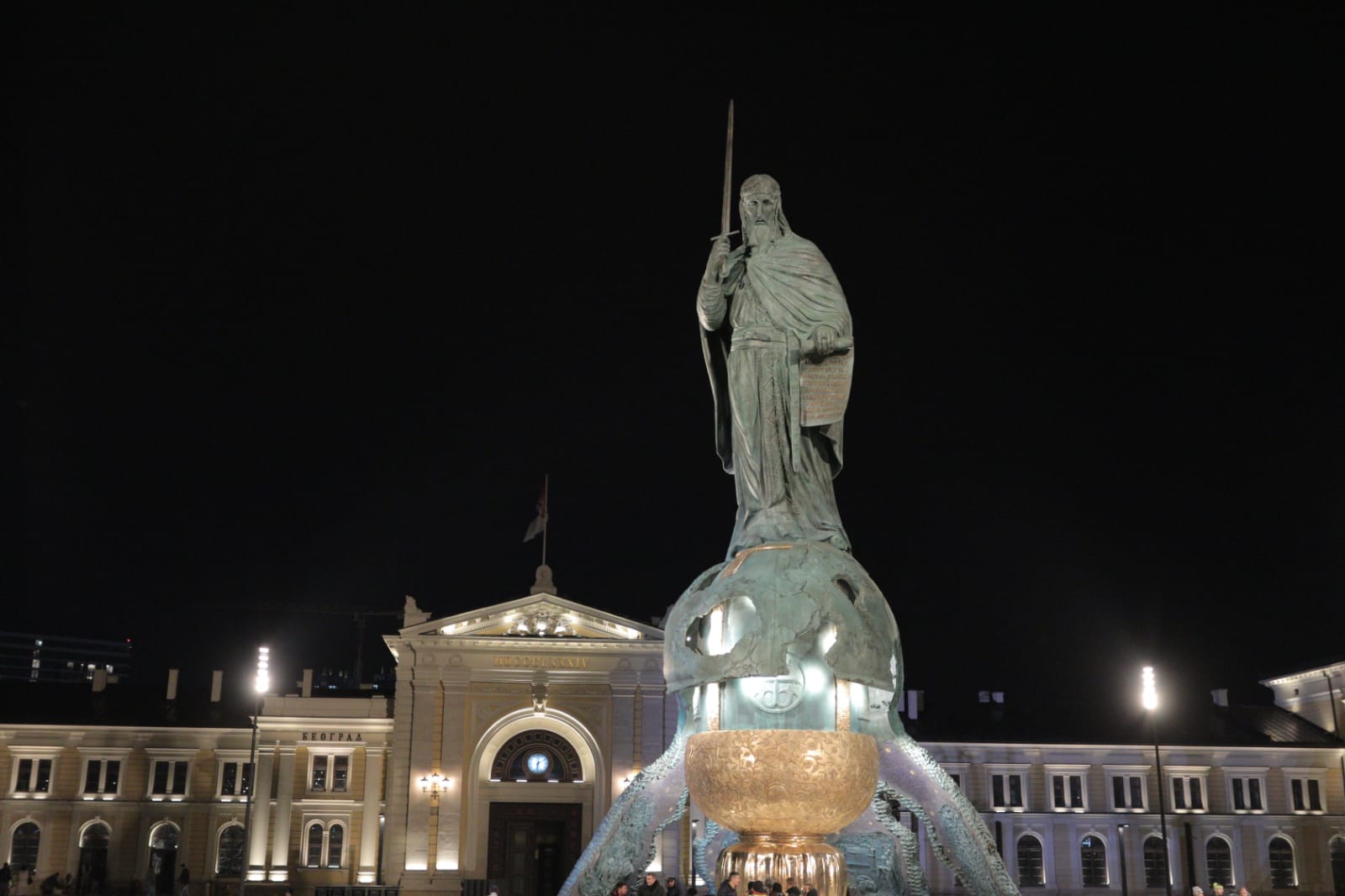 Vraćen krst ukraden sa spomenika Stefanu Nemanji