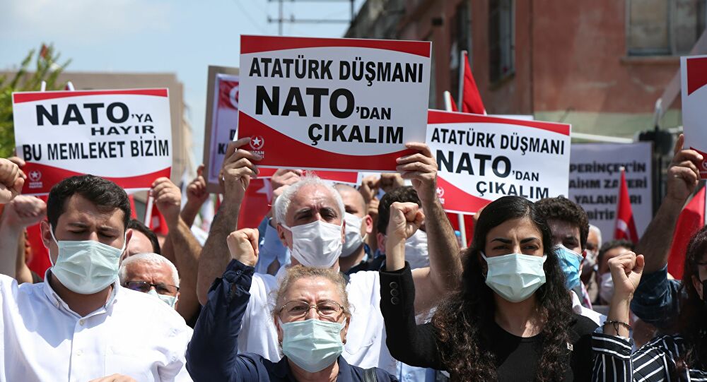 Protest u Turskoj: Traže da se protjeraju američki vojnici (VIDEO)