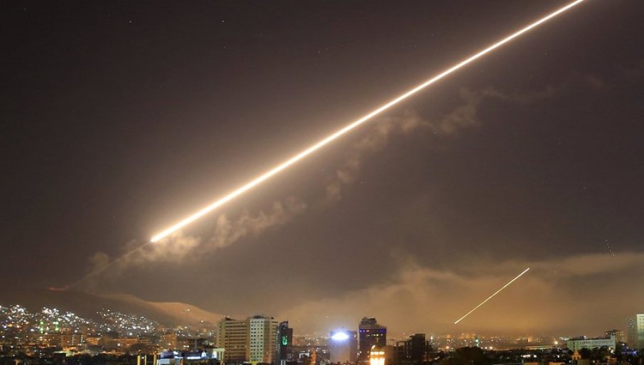 Tri rakete pale u blizini američke baze u Bagdadu