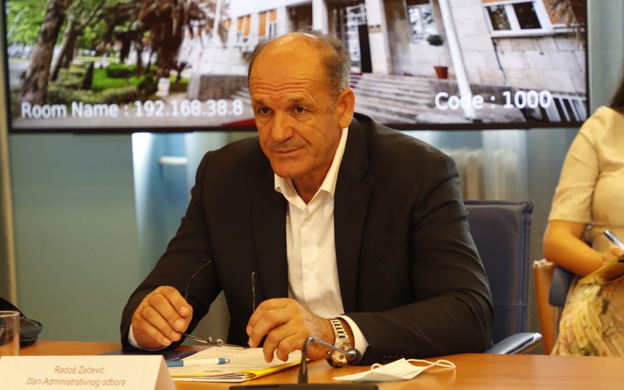 Zečević: Vlada da pomogne radnicima Simon vojaža