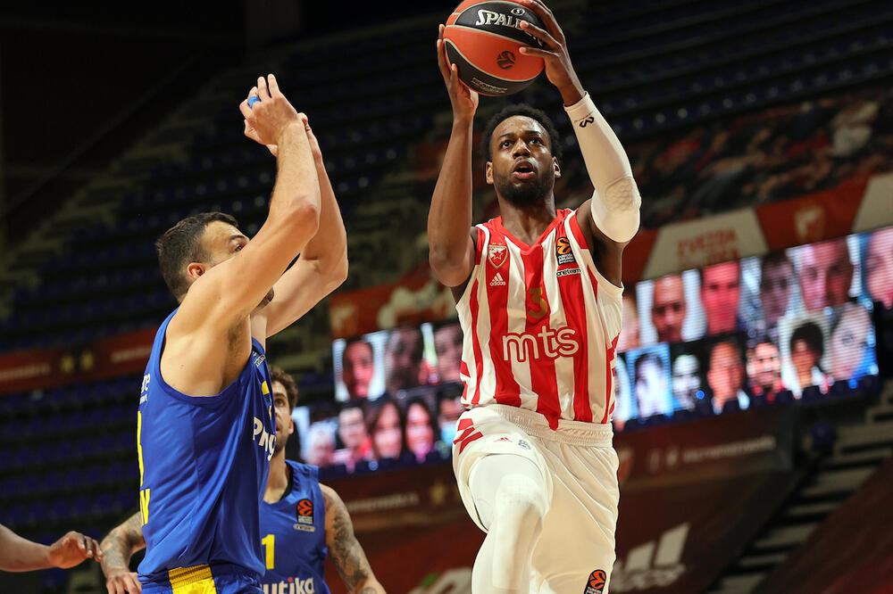 Crvena Zvezda kontrolisala utakmicu u drugom poluvremenu i ostvarila desetu pobjedu
