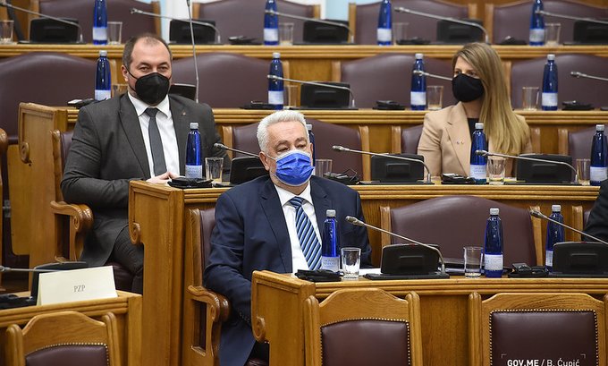 CGO: Poslanici na premijerskom satu najviše pitali Spajića, a najmanje Srzetnić