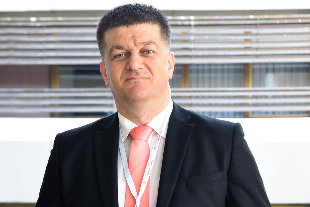 “Osvježilo”: Visoki funkcioner DPS-a i dalje na odgovornoj funkciji, Vlada ćuti!