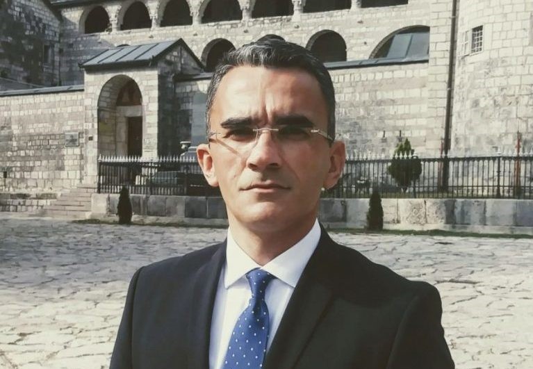 Leposavić za RTS: Neću podnijeti ostavku, Vlada zbog mene neće pasti, ali će pasti mnoge maske!