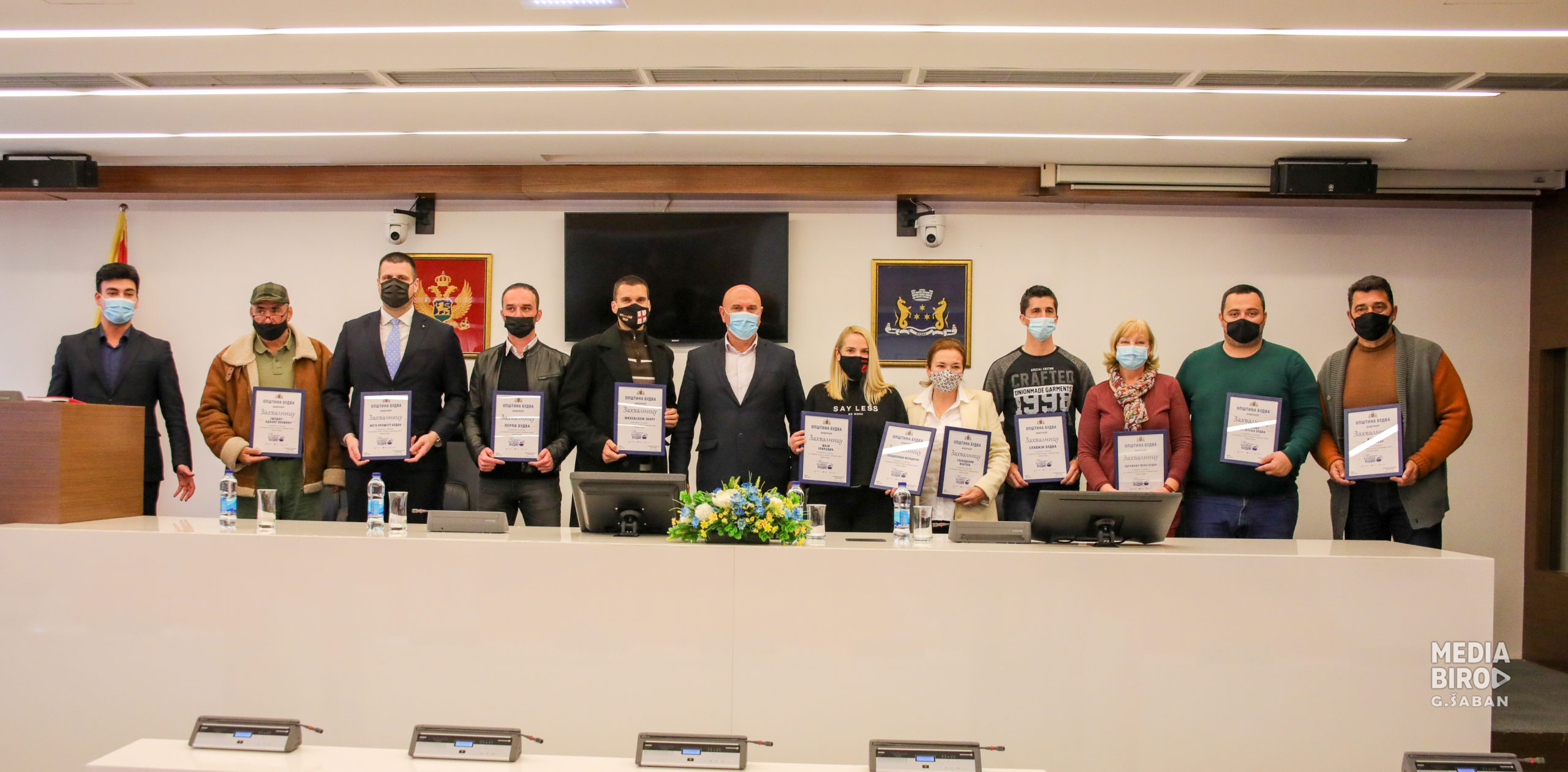 Carević uručio zahvalnice donatorima Narodne kuhinje Budva: Za dva mjeseca podijeljeno 3.000 obroka