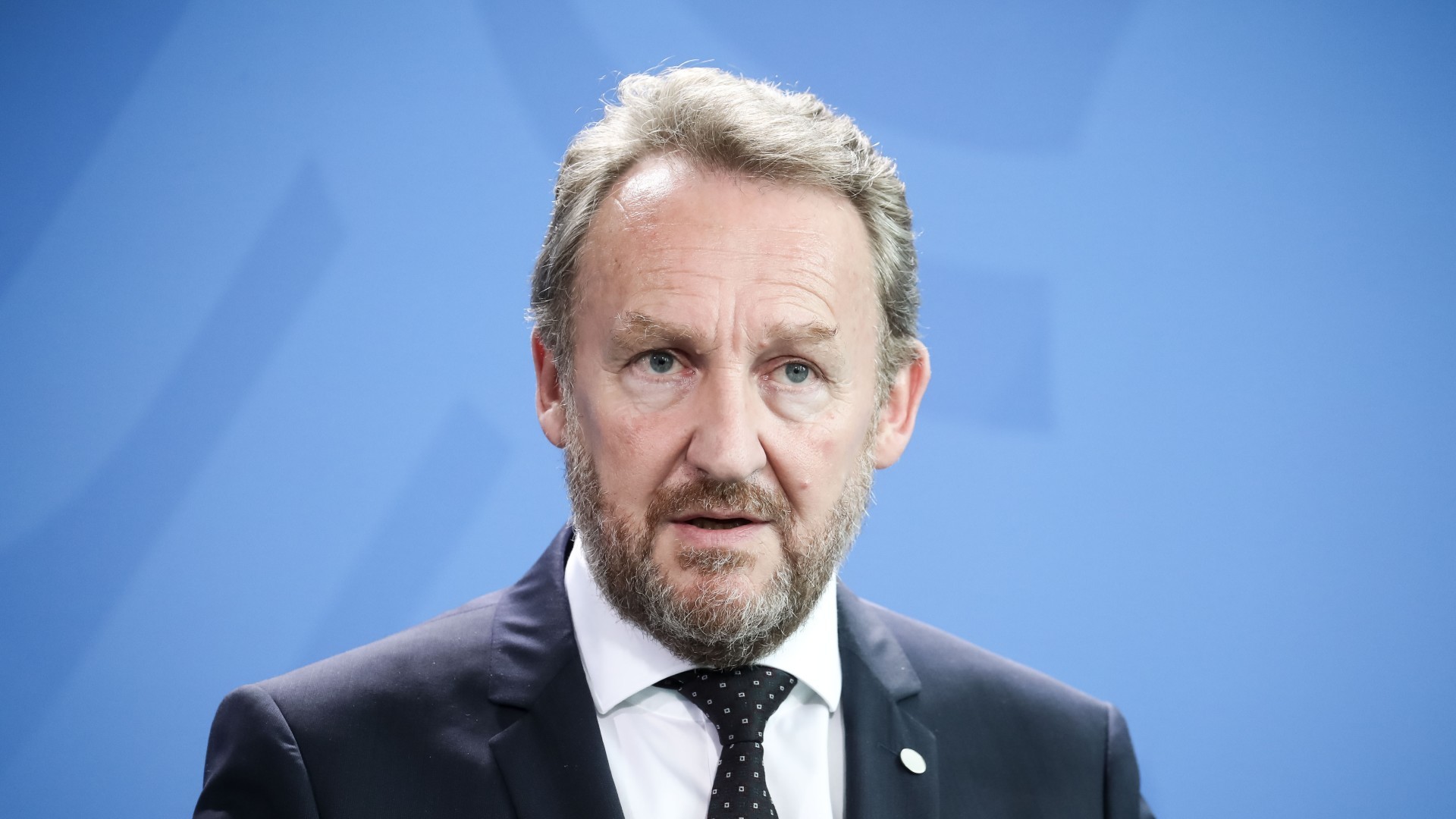 Izetbegović: Dodik pričama o raspadu može izazvati rat
