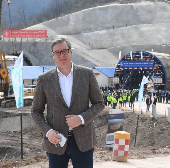 Vučić obilazi radove na auto-putu Preljina – Požega:  Obećali smo narodu otvaranje ove dionice 19. decembra