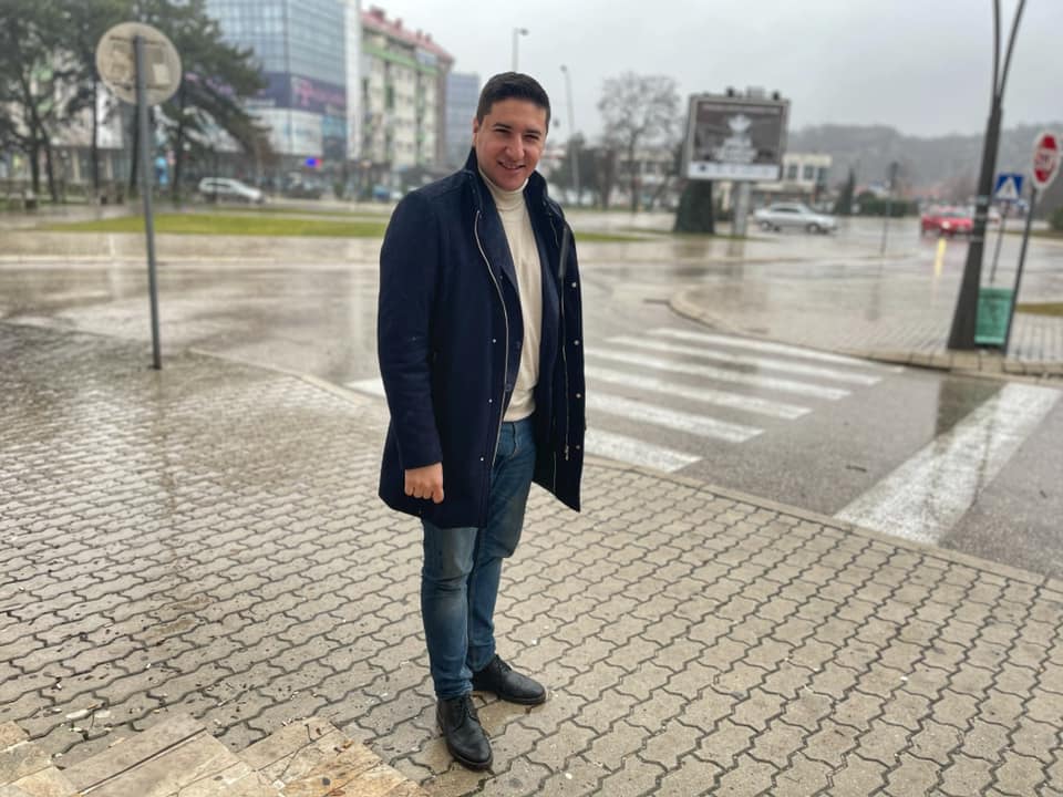 Dajković: Zašto se premijer poziva na Međunarodni sud u slučaju „Genocid“ u Srebrenici, a čestita praznik lažnoj državi koju međunarodna Rezolucija ne priznaje ?