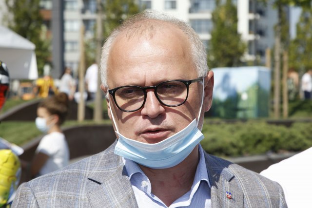 Vesić: Vakcinisano 32,5 odsto punoljetnih građana