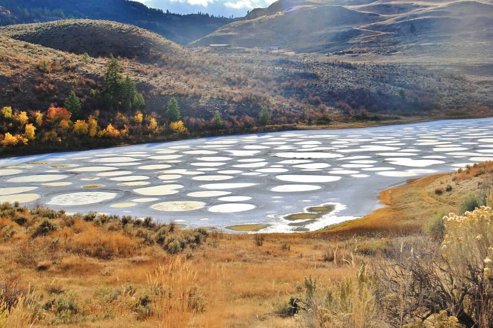 Čarobno mjesto u Kanadi bogato istorijom: “Pjegavo jezero“ koje zasjenjuje svojom ljepotom