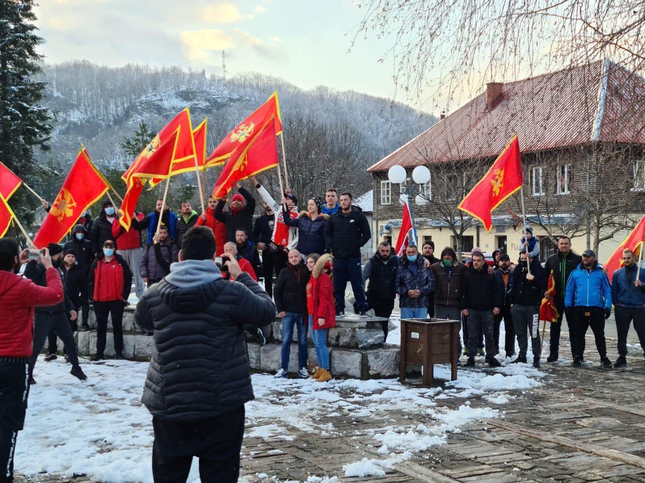 Kolašin: Komite na guranje, nestalo im goriva, a državu bi da “brane” (VIDEO)