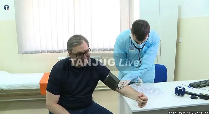 Vučić se vakcinisao: Primio kinesku Sinofarm vakcinu (VIDEO)