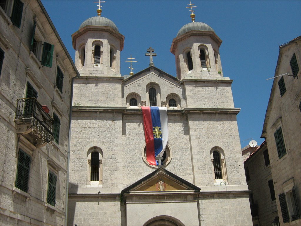 Crkva, obraz i Kotor: Tonemo, a spašavaju nas oni koji su nas dovde i doveli!