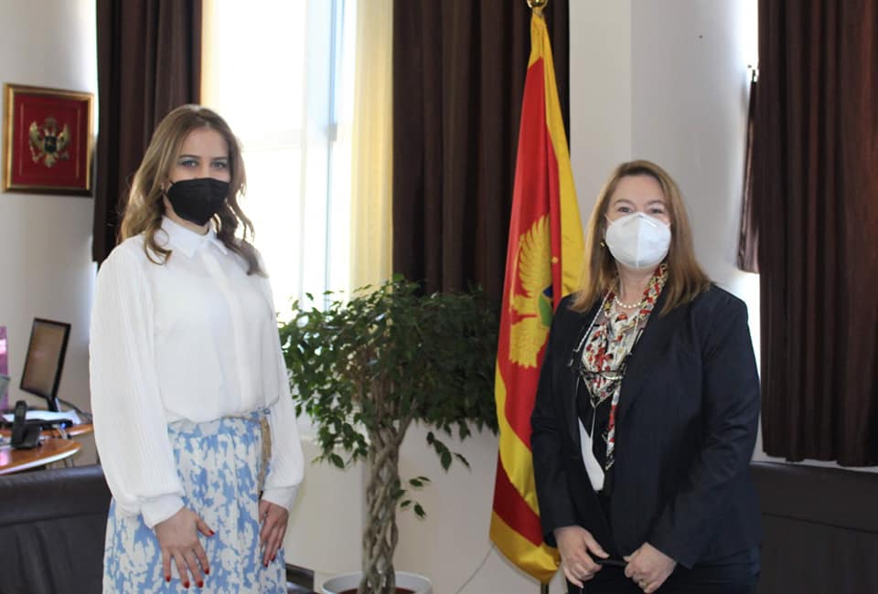 Bratić sa američkom ambasadorkom: Nada u nastavak dobrih odnosa i partnerstva