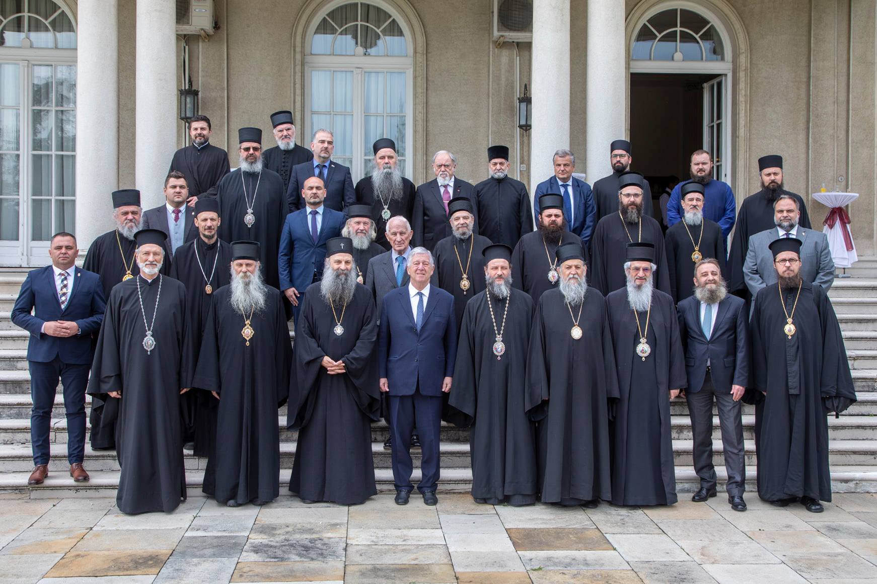Patrijarh i episkopi u Bijelom dvoru na ručku sa princom Aleksandrom Karađorđevićem