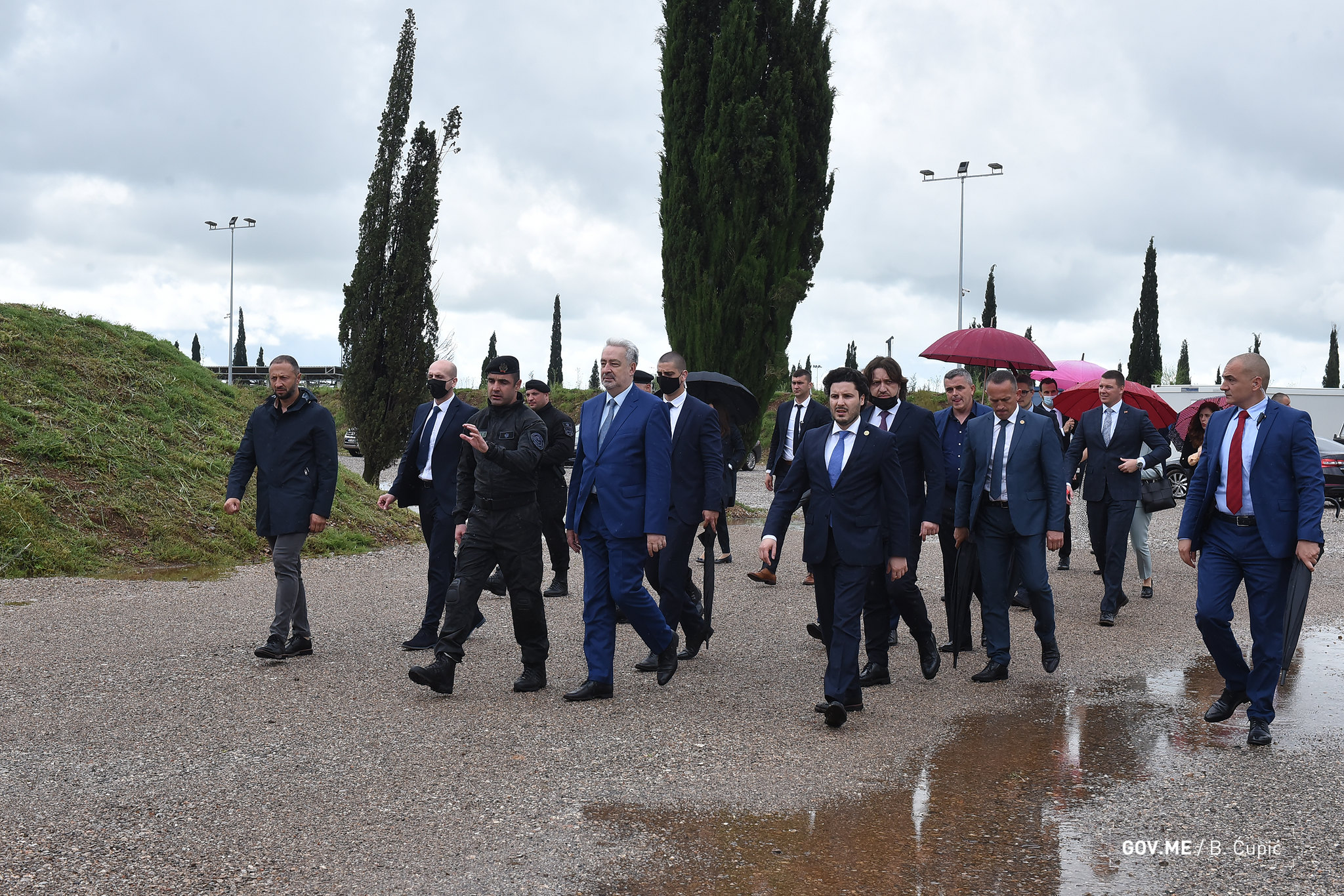 Abazović na pokaznoj vježbi: Na policijskim službenicima je najveće breme koje nosi Crna Gora