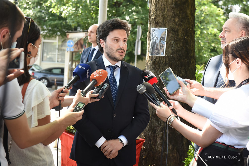Abazović: Ne mogu iznositi podatke da li naše službe znaju gdje se krije Radoje Zvicer