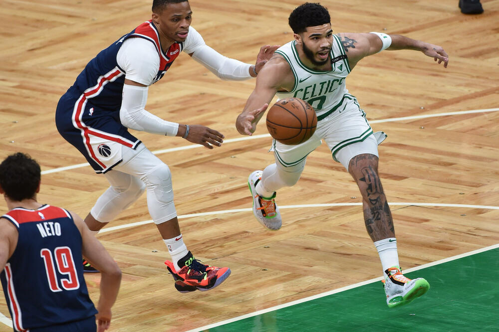 Boston u plej-ofu uz 50 poena Tejtuma, pobjeda Indijane