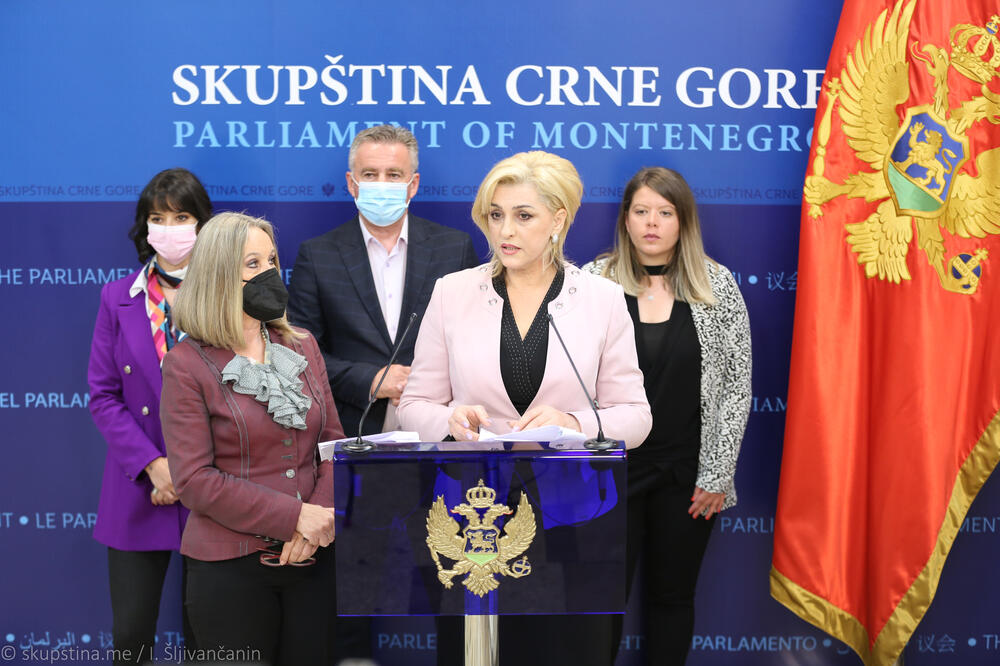 Jelušić i Zoronjić: Odbacujemo neutemeljeno pisanje pojedinih medija, u Skupštini glasamo u skladu sa argumentima i interesima Crne Gore