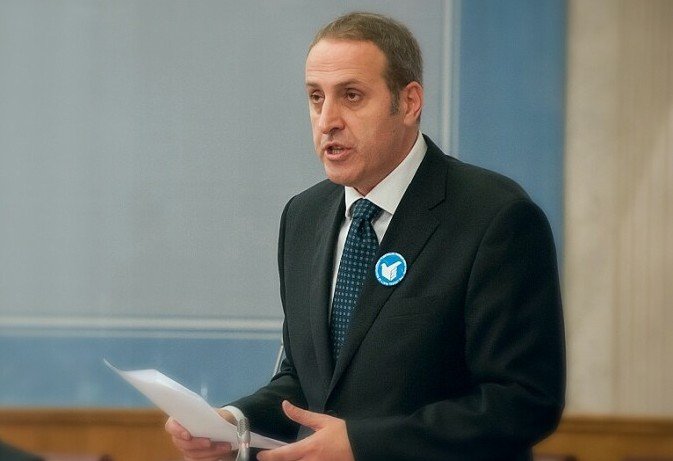 Andrija Popović u delirijumu, uveseljava javnost: Crnogorce čeka sudbina Jevreja u Drugom svjetskom ratu!