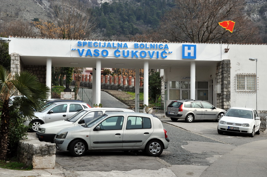 Zaposleni u bolnici u Risnu četiri dana ćutali da je mladić preminuo