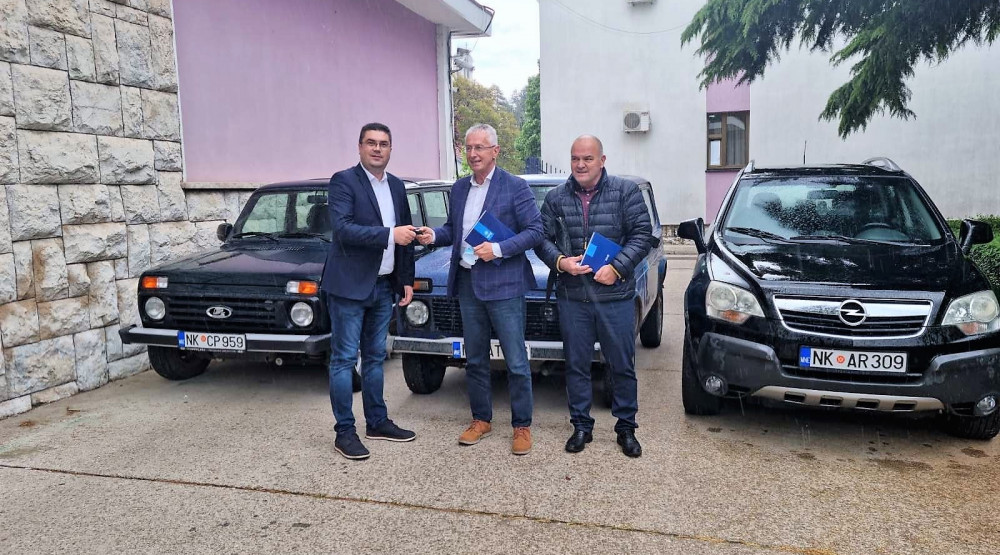 Elektroprivreda donirala tri vozila Ministarstvu zdravlja