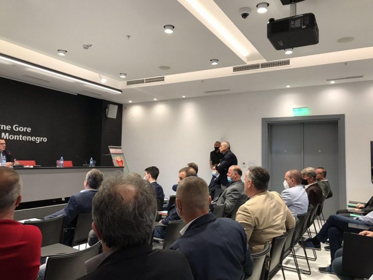 Obezbjeđenje „smirivalo strasti „na Izbornoj skupštini Udruženja klubova Centar: Dukić napustio sjednicu nakon čarki sa čelnicima FSCG-a, Vučelić reizabran!