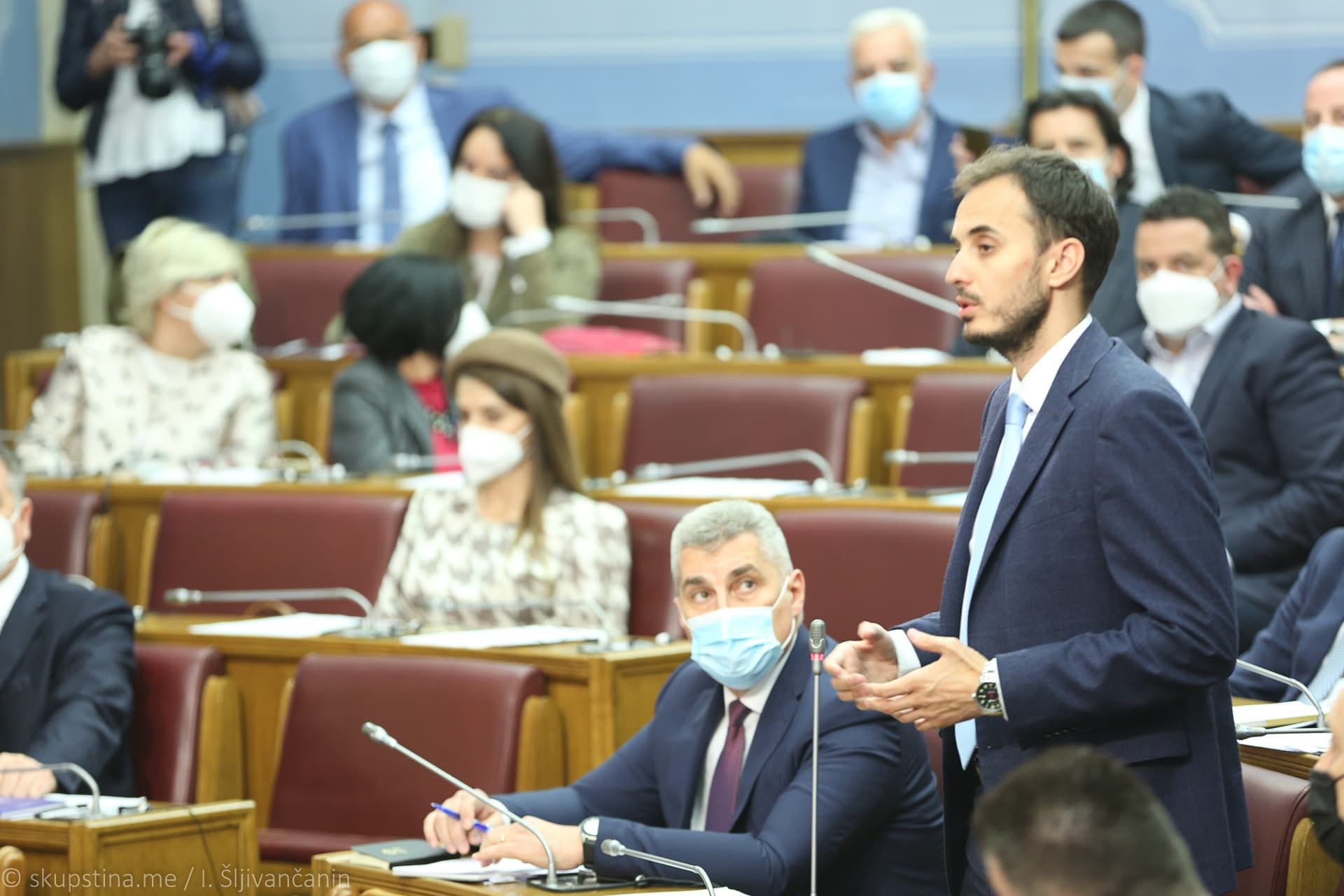 Konatar: Slijedi odgovornija socijalna politika