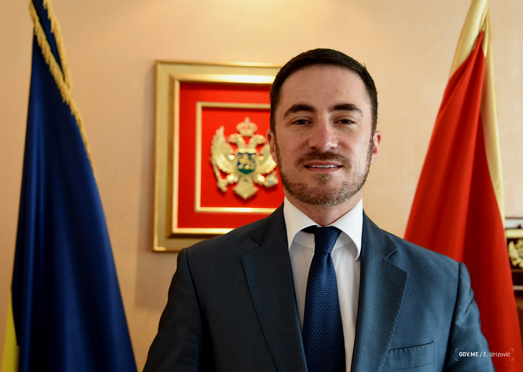 Bogdanović: Proslava na Cetinju okupila „brojku kakvu Crna Gora ne pamti“, Krivokapić liči na sve osim na državnika