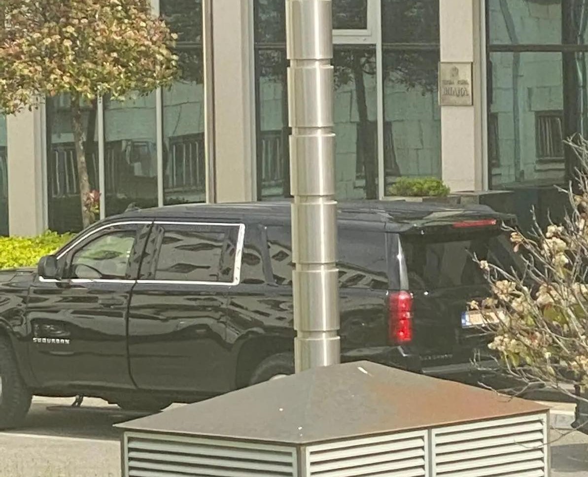 Ovo više nema smisla: Američka ambasadorka satima kod premijera Krivokapića, jesmo li nezavisna država ili protektorat? (FOTO)