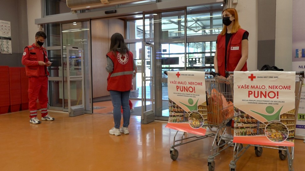 Crveni krst za godinu podijelio 100.000 paketa pomoći