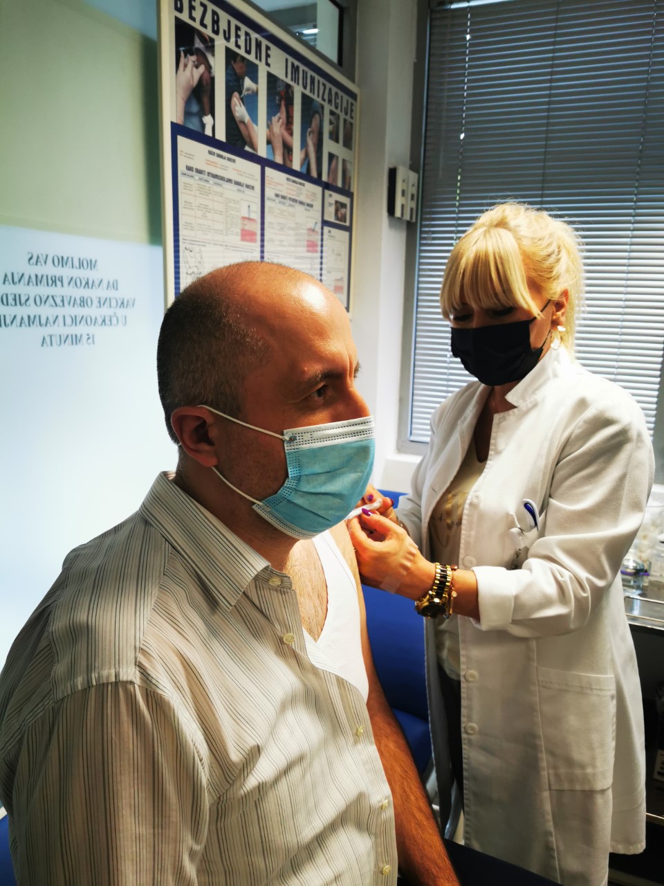 Bajić se vakcinisao: Pokažimo odgovoran odnos prema zajednici u kojoj živimo