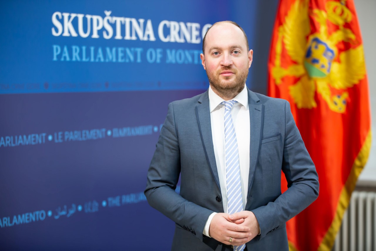 SDP poziva Vladu da ukine obavezni PCR test za građane EU i ostalih zemalja