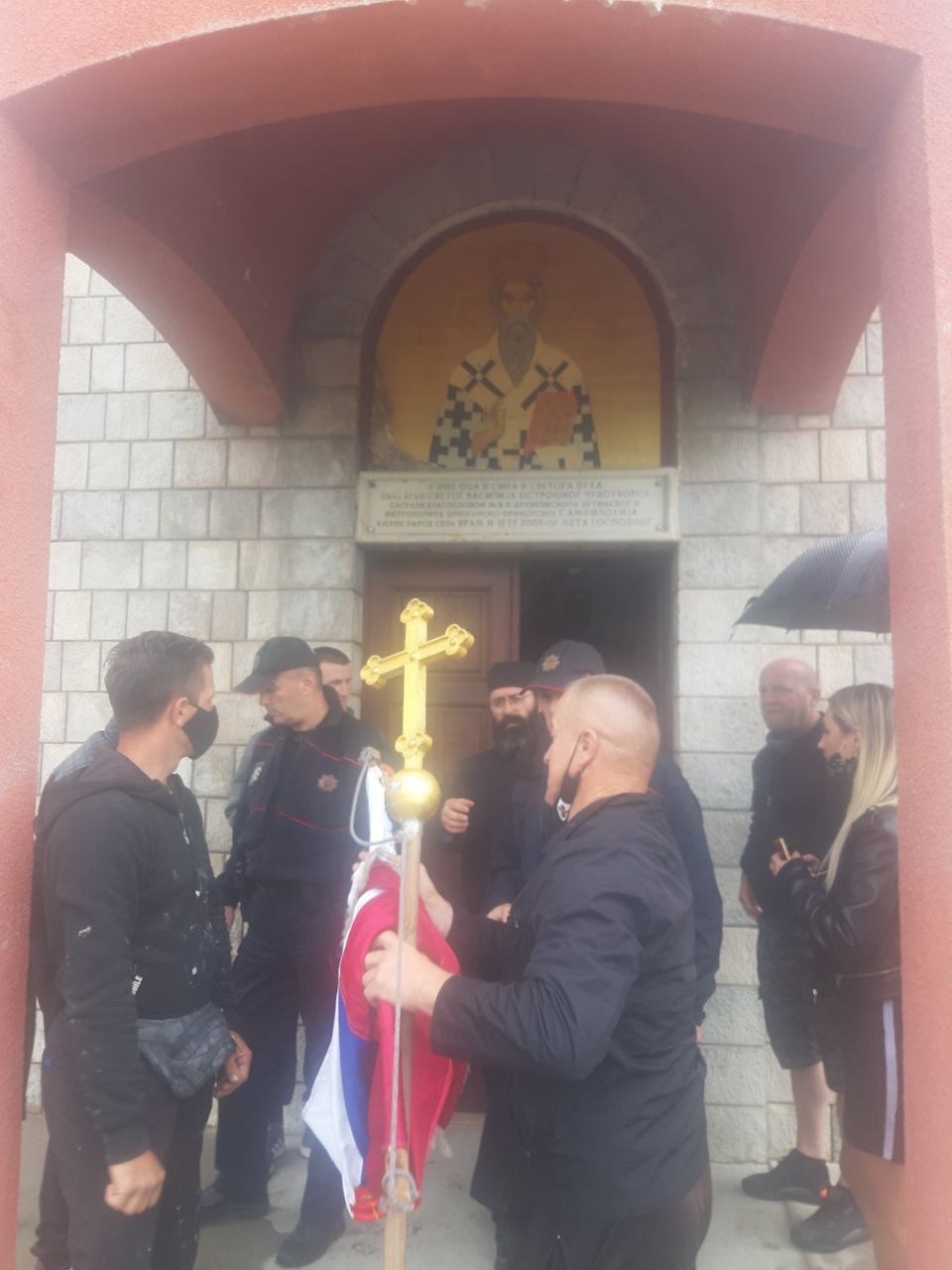 Građani bijesni: Oskrnavljena crkva Svetog Vasilija u Vranju kod Tuzi