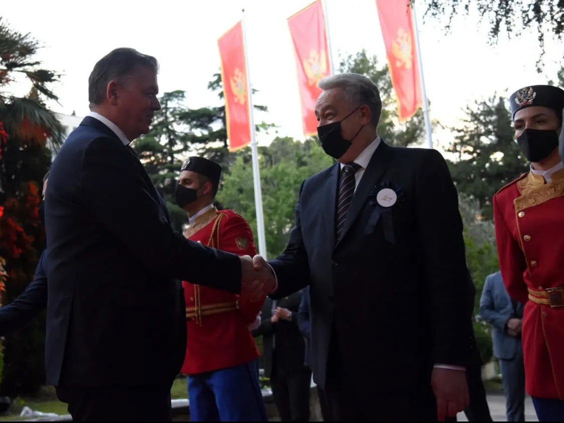 Brano Gvozdenović zvijezda večeri: Krivokapić i Bečić sa DPS-om, SDP-om i SD-om slavili u vili Gorica!