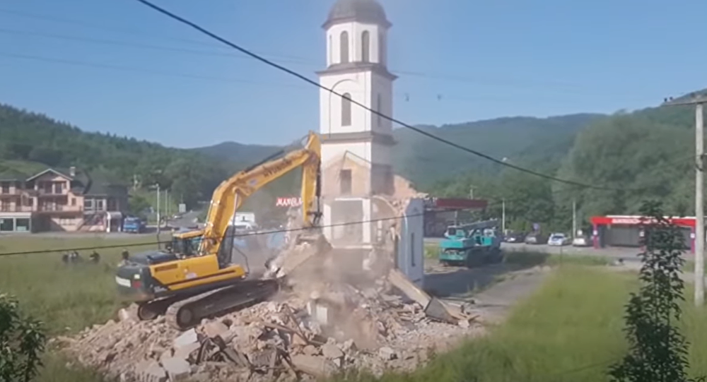 Srušena pravoslavna crkva kod Srebrenice (VIDEO)