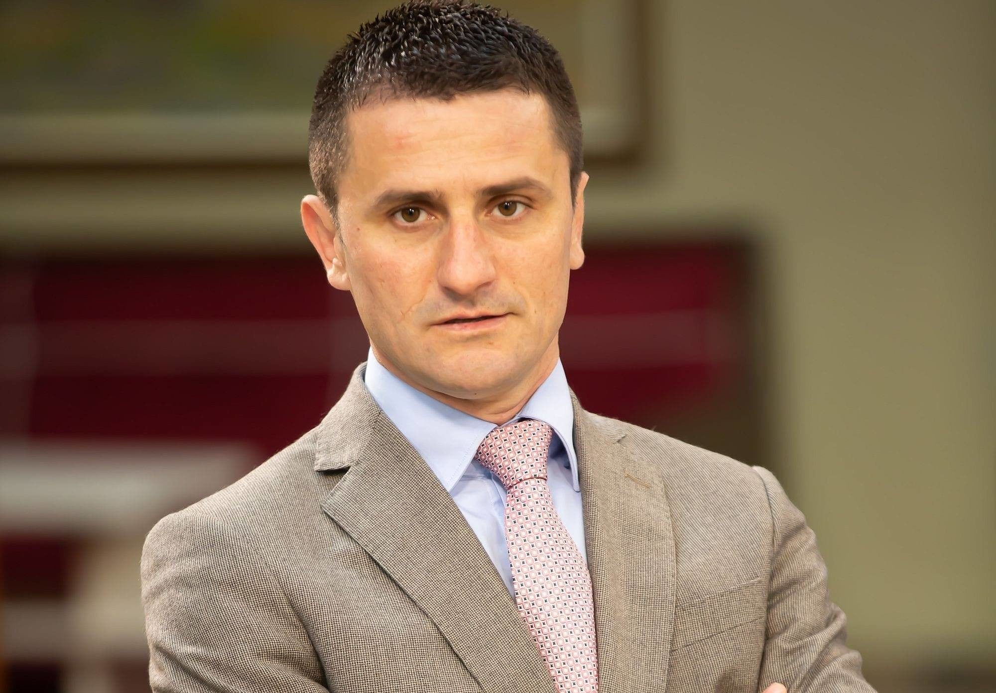 Zogović: Snaga pravnih činjenica je nemoćna pred naređenjem stranih centara moći