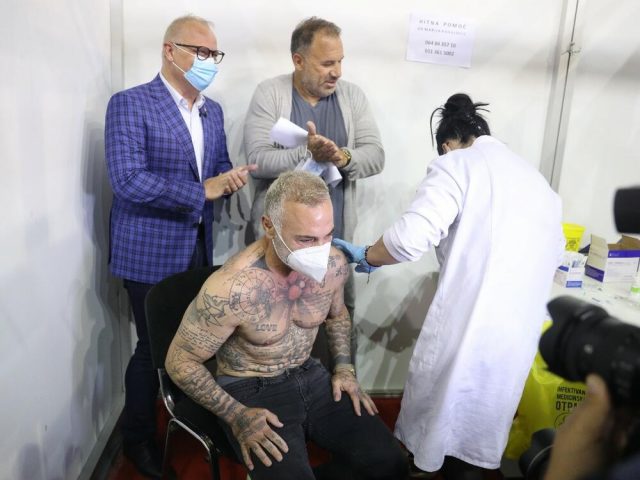 Ko je Đanluka Vaki i zašto se baš u Srbiji vakcinisao?