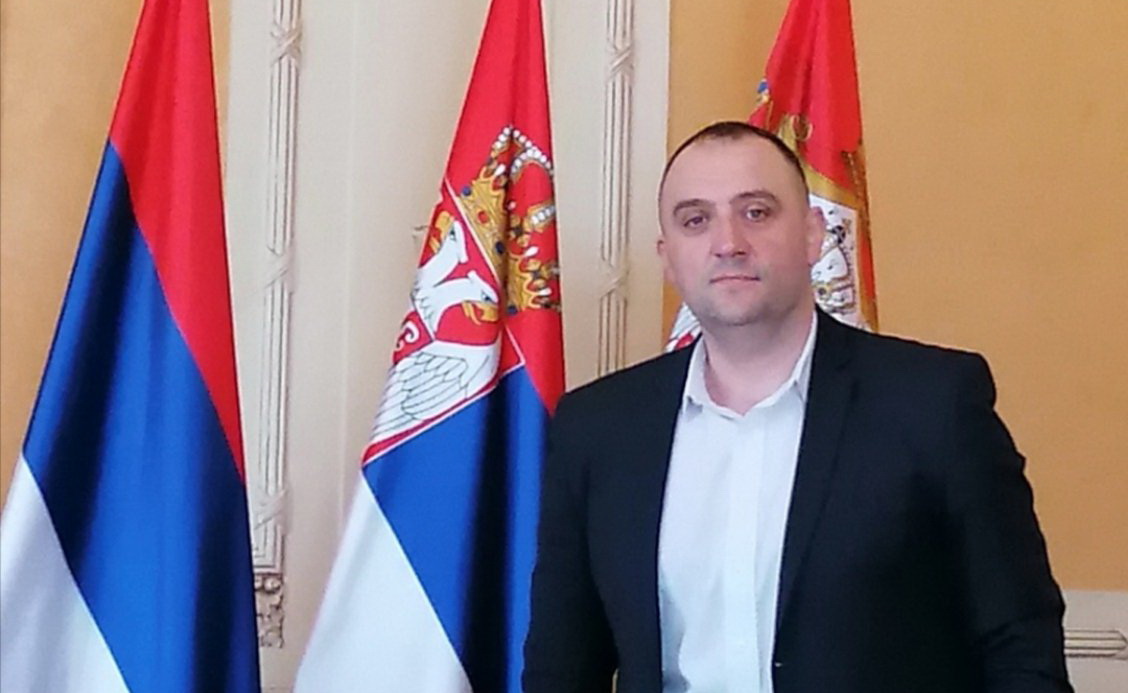 Vujadinović poručio Krivokapiću: Pozivati Srbiju na saradnju, a raditi sve protiv nje i srpskog naroda je vrhunski cinizam ili potpuna politička šizofrenija!