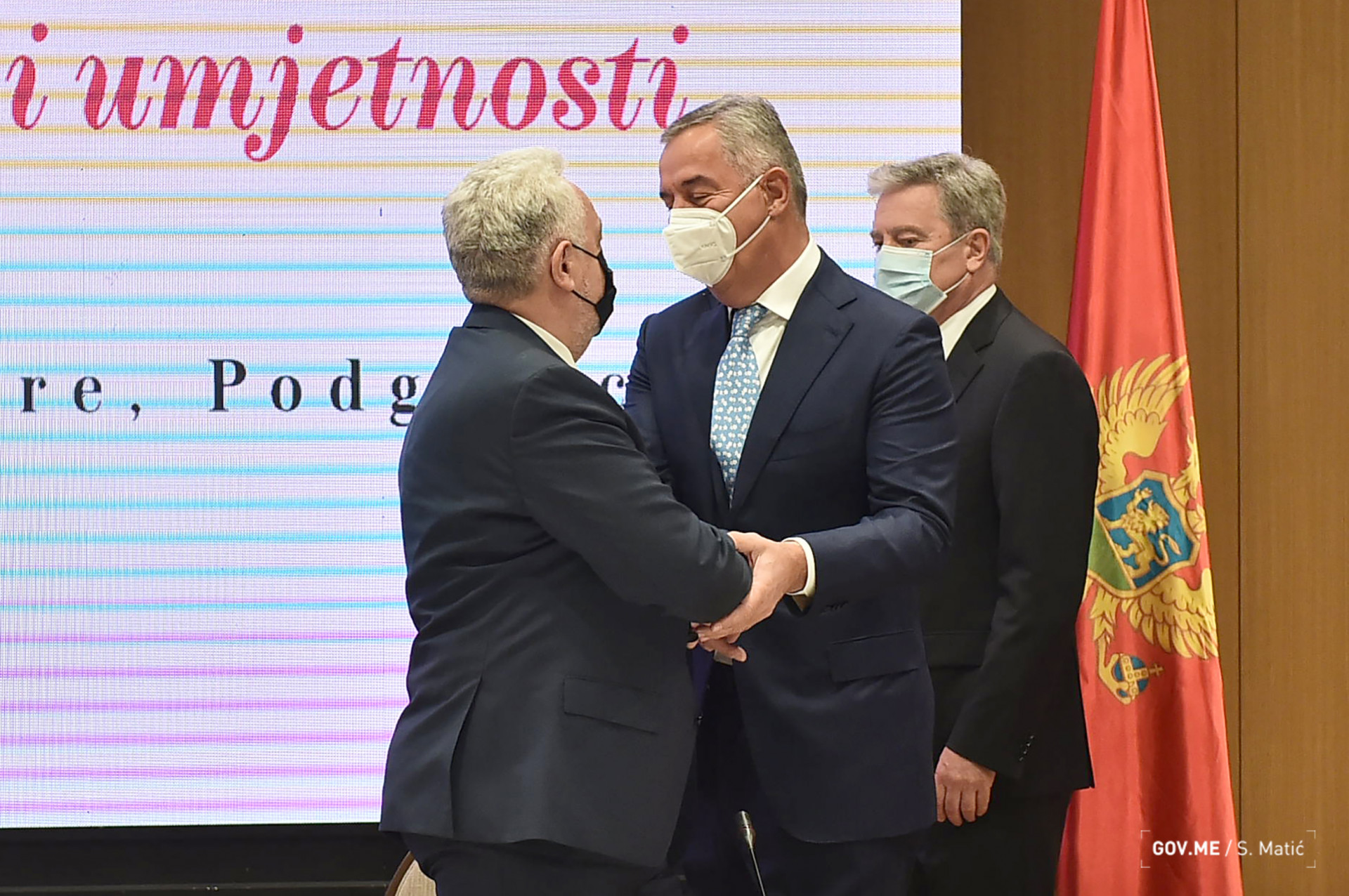 Čedo intimnih odnosa Druge Srbije sa Prvom i Drugom familijom biće Srbi koji kleče sa zadovoljstvom!