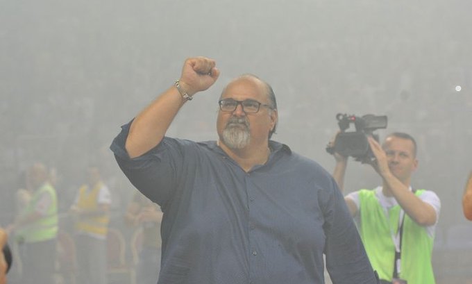 Aleksandar Džikić blizu klupe Budućnosti