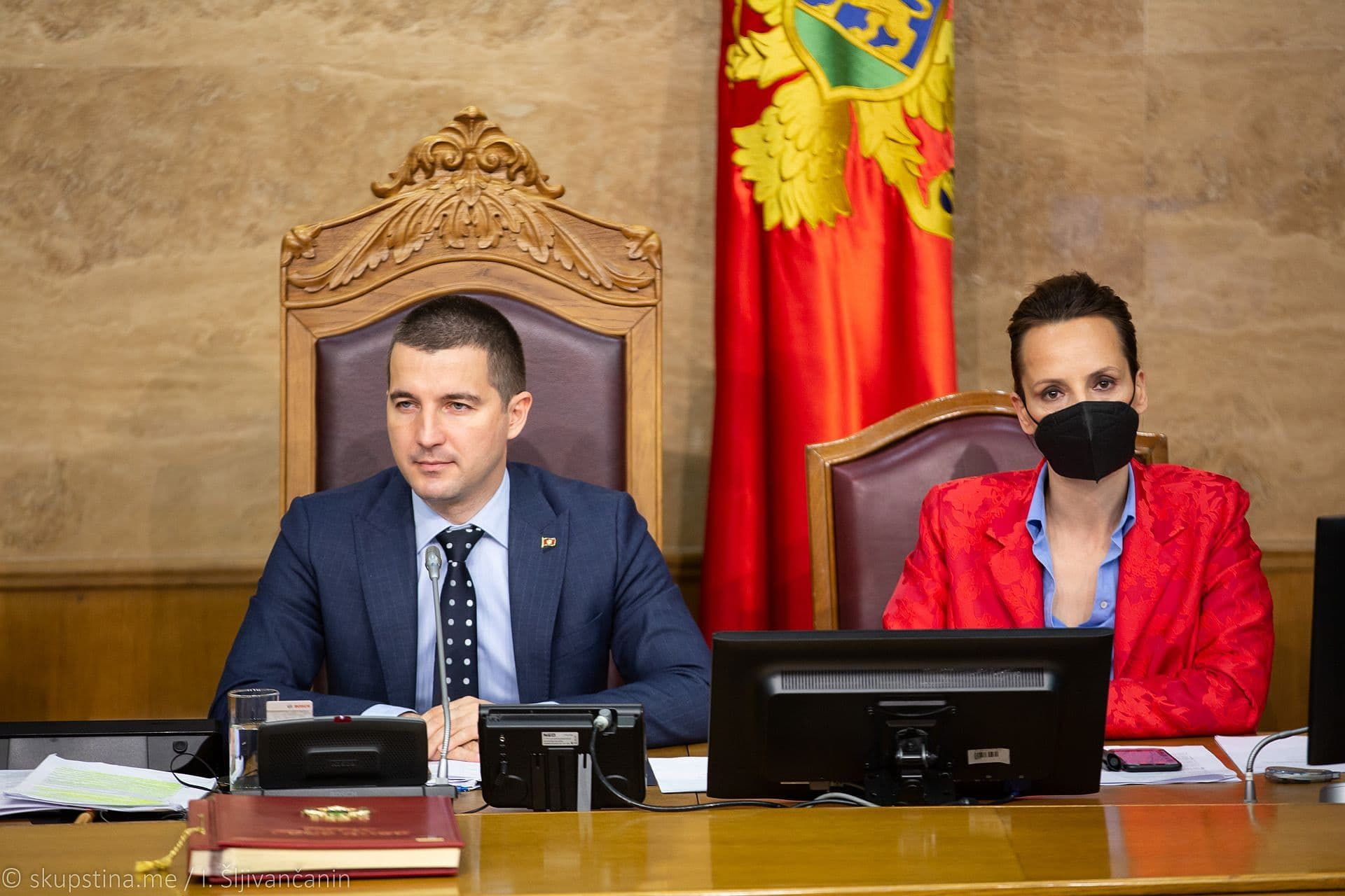 Bečić: Premijer ne treba da podnese ostavku, ima podršku Demokrata