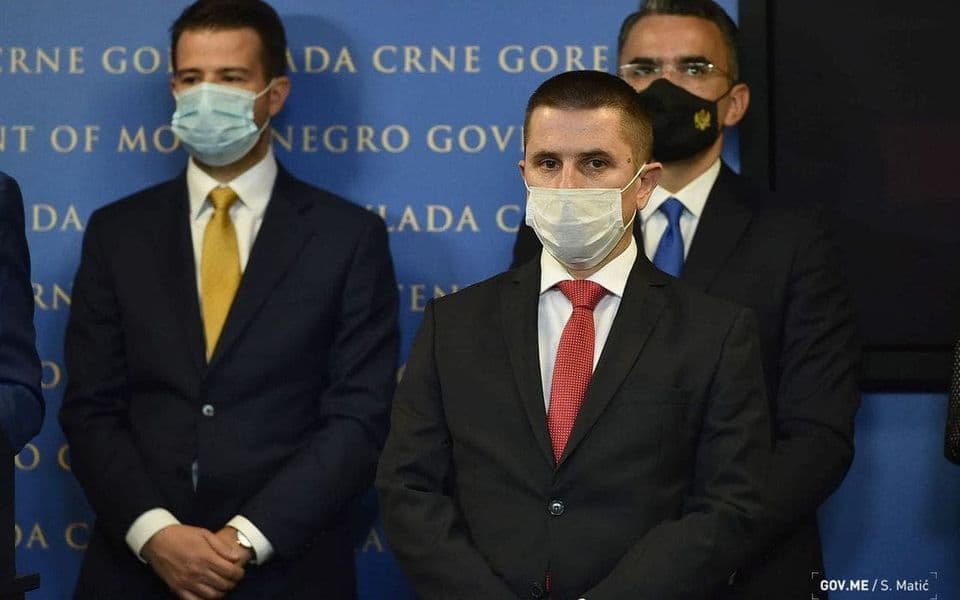 Hoće da progura ženu Marka Milačića: Krivokapić smjenjuje generalnog sekretara Boža Milonjića jer ga je kritikovao što neće da potpiše Temeljni ugovor!