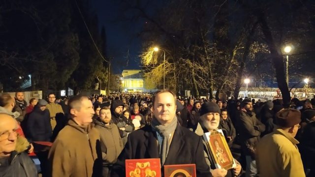 Vukićević: Nije ona planinska rijeka naroda sa litija izašla na ulice kako bi branila ambasade, već Crkvu
