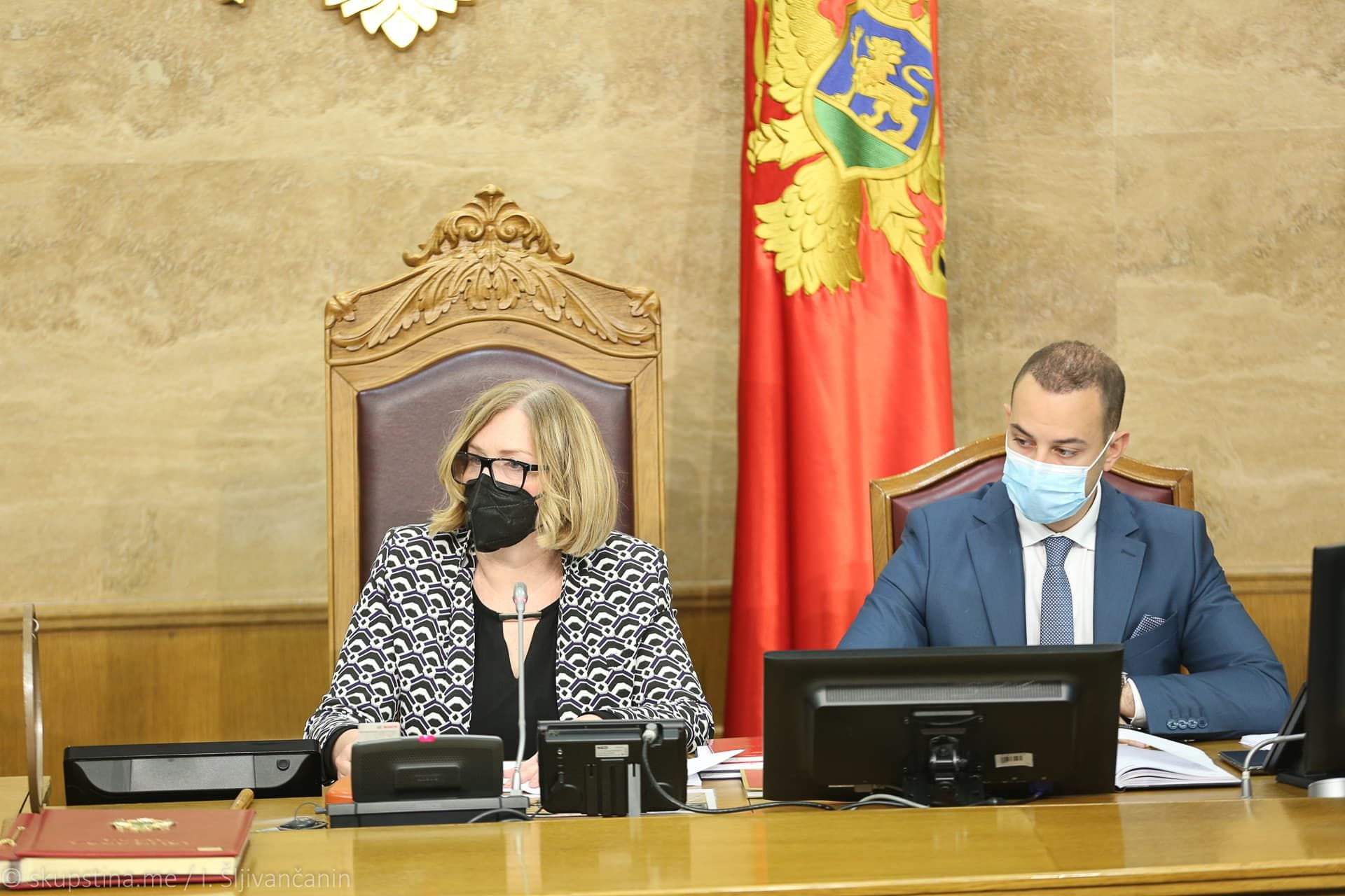 Bošnjak: Dajte da se uozbiljimo i mislimo na budućnost, ne da smo zarobljeni u prošlosti