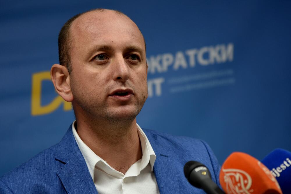 Knežević: U Vladi ima nekoliko premijera iz sjenke!