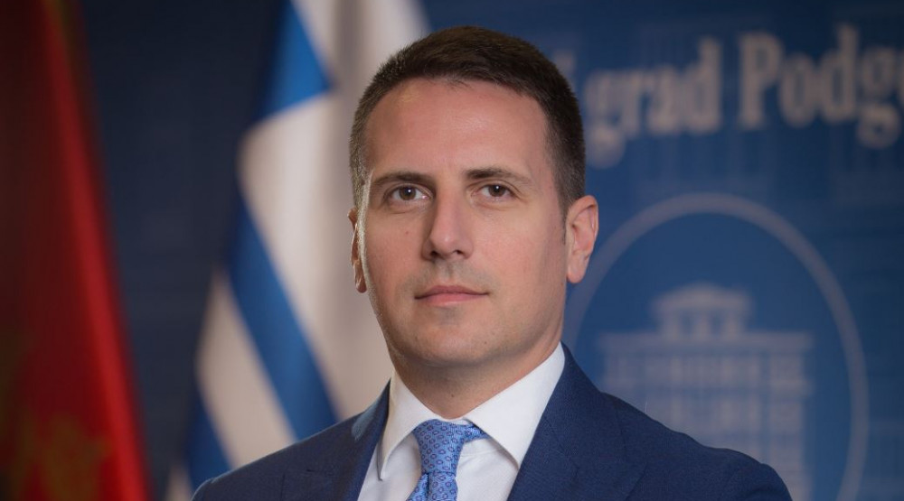 Vešović: Bečić jedno govori, a drugo radi