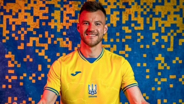 Rusija traži zabranu dresa Ukrajine sa nacističkim pozdravom i Krimom na mapi!