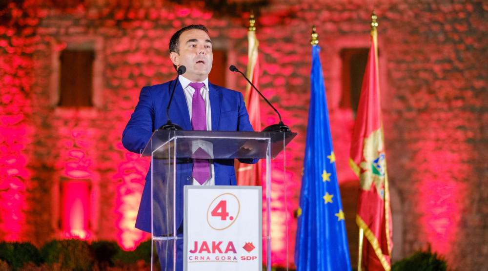 Đurašković: Krajnje je vrijeme za ozbiljnost i dijalog, a ne partijska nadgornjavanja i trgovine