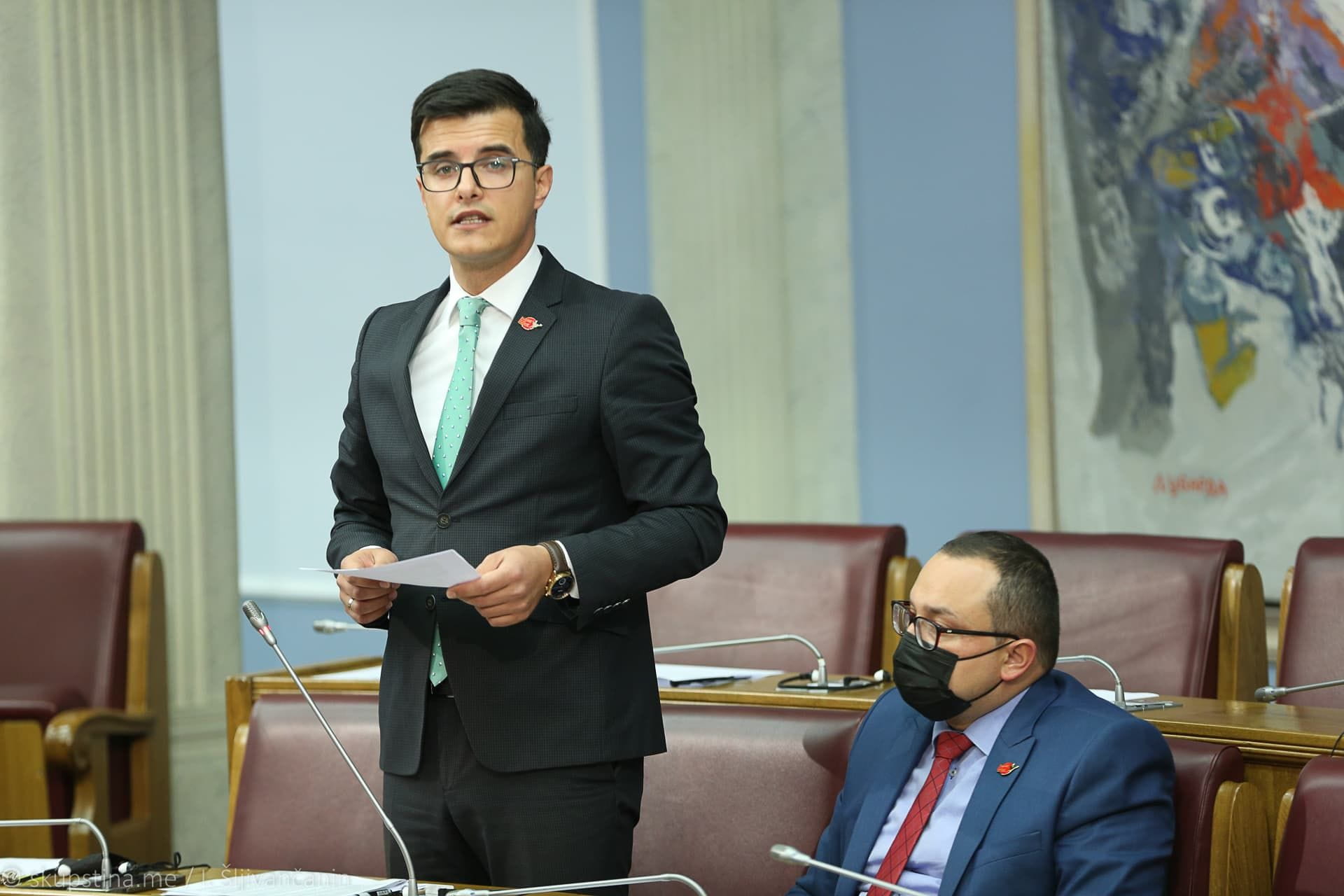 Šaranović: Koleginica Stanković bolje da glasnije kritikuje neke druge grane vlasti kako bi kriminalci ostali u Spužu, a ne u Splendidu